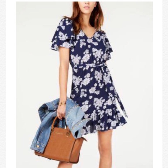 ❌SOLD❌Michael Kors TOSSED FIT & FLARE DRESS - Picture 3 of 11